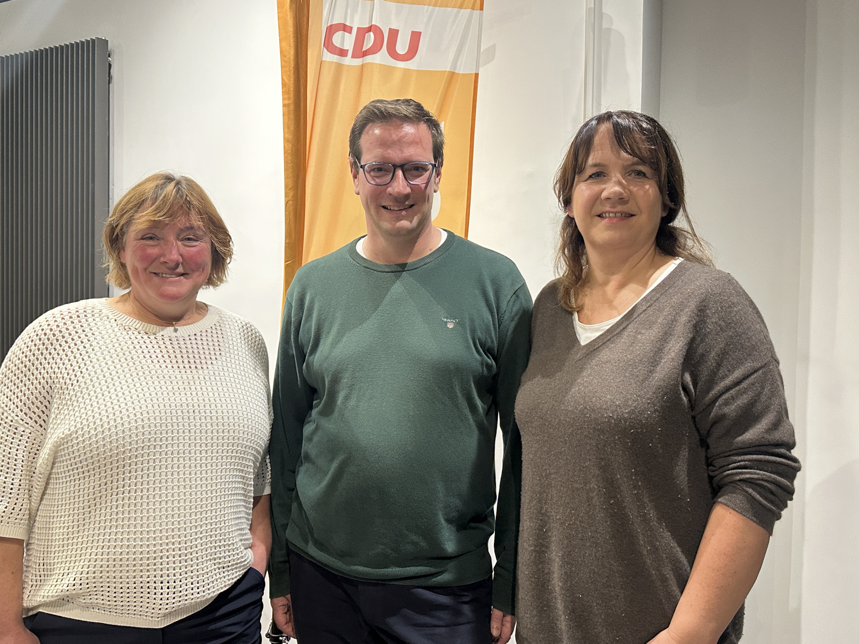 Der neue Vorstand der CDU-Fraktion im Gemeinderat: Als Vorsitzender wurde Thorsten Webering besttigt, Stellvertreterinnen sind Marlies Arning (l.) und Eva-Maria Mller.